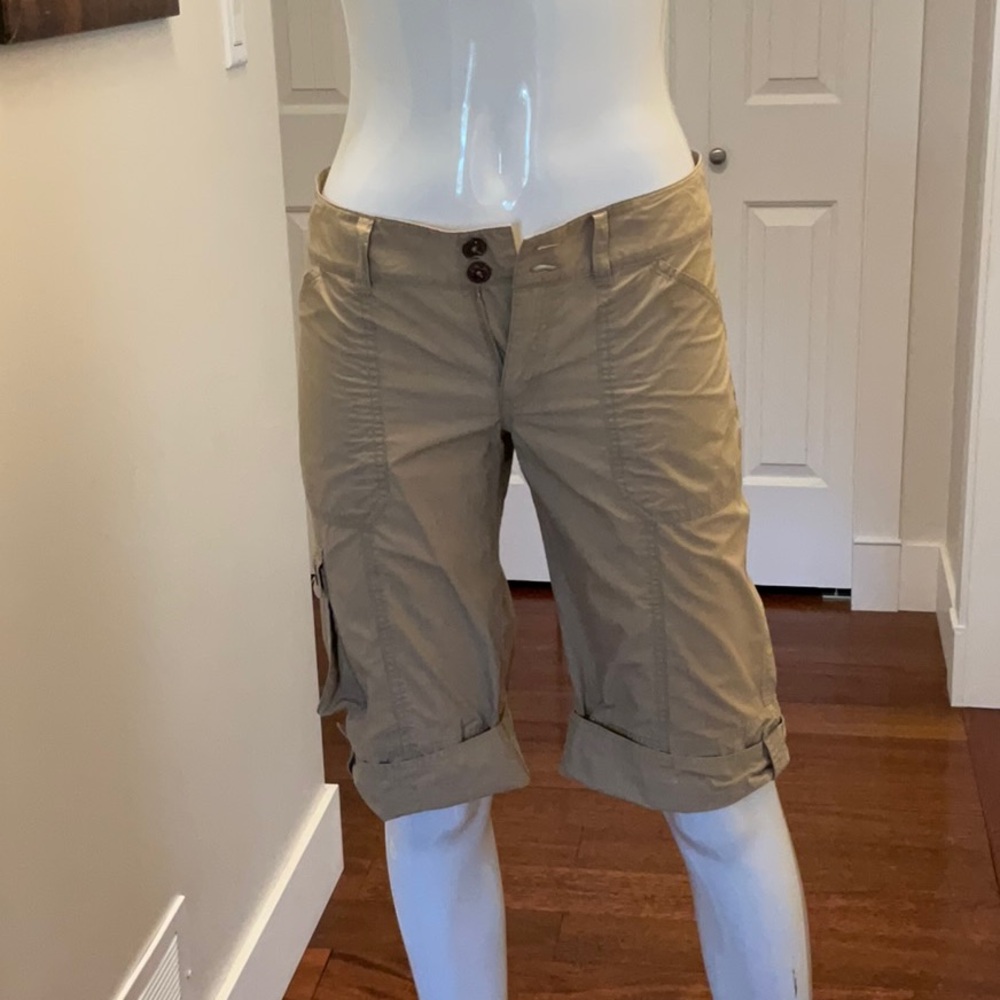 PATAGONIA Women's Organic Cotton Tan Cargo Shorts Size 6